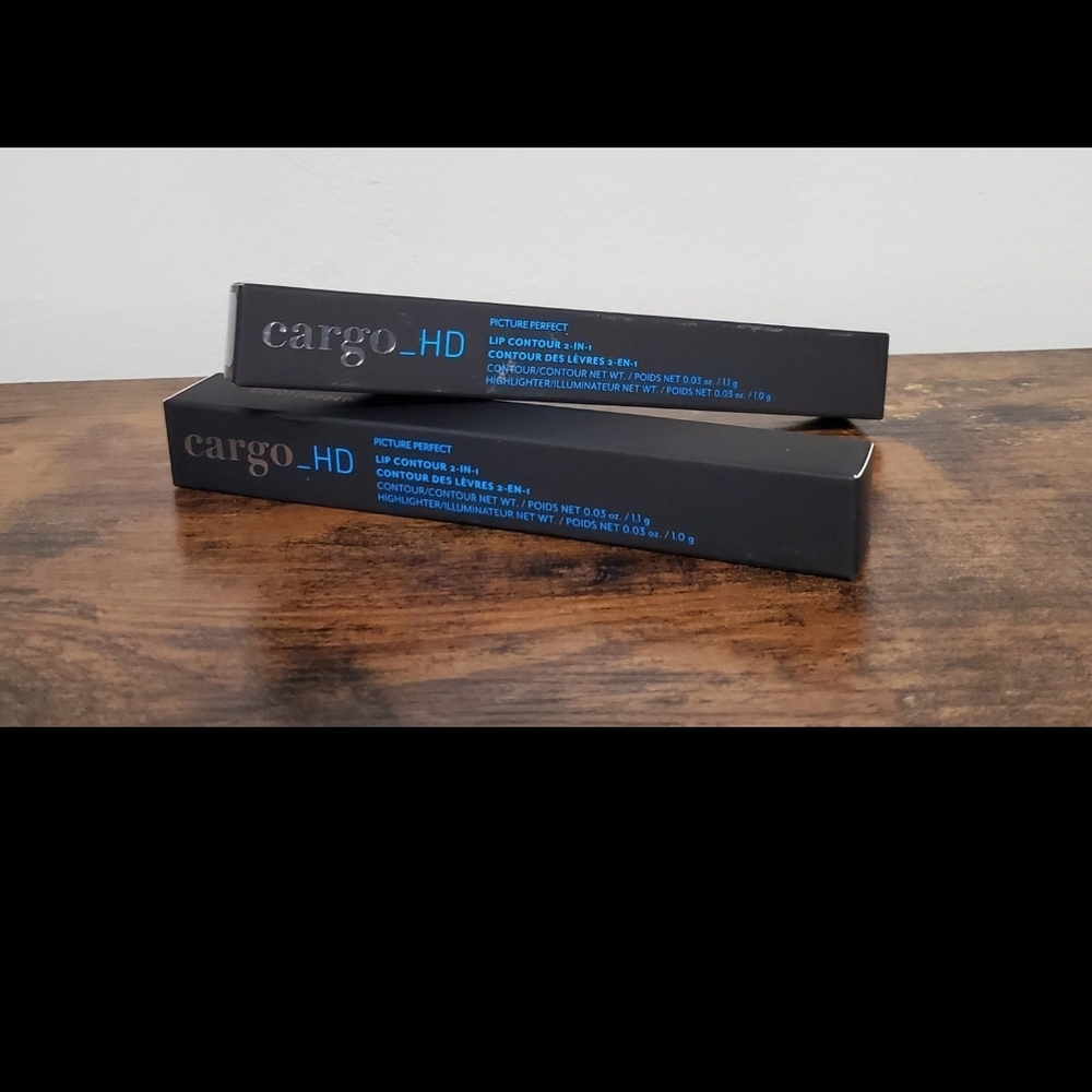 Cargo HD Lip Contour 2-in 1 Deep Wine